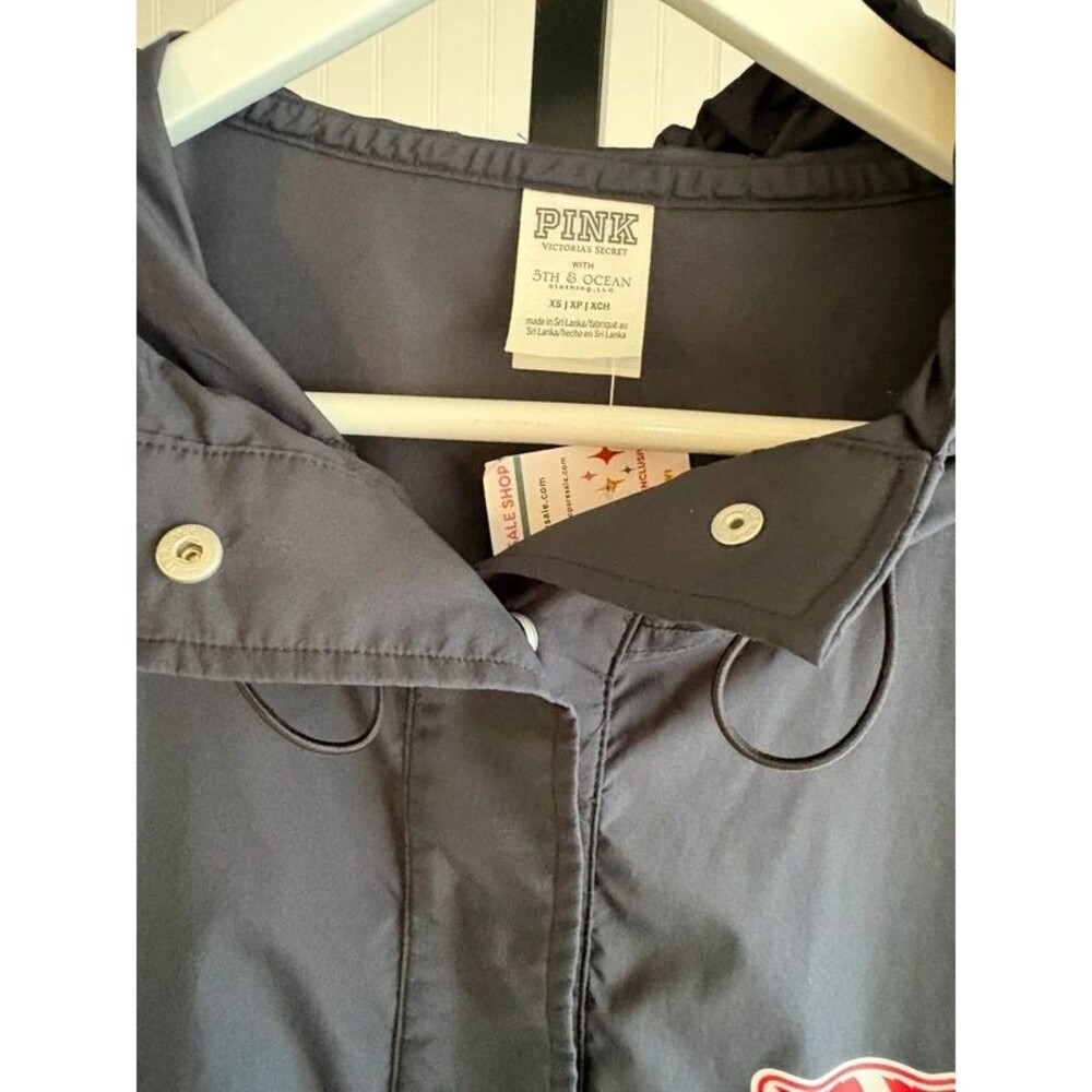 Victoria’s Secret pink badgers pullover jacket XS - Picture 2 of 3
